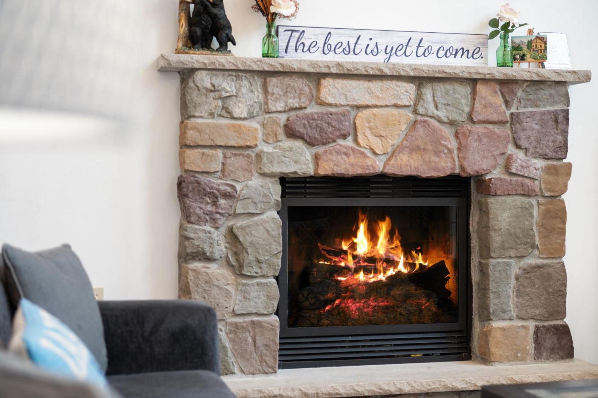 Chalet Hot Tub Fire-place Game Arrowhead *