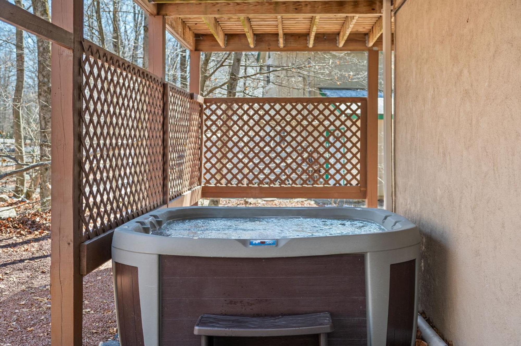 Hot Tub Fire-place Game Arrowhead Thornhurst